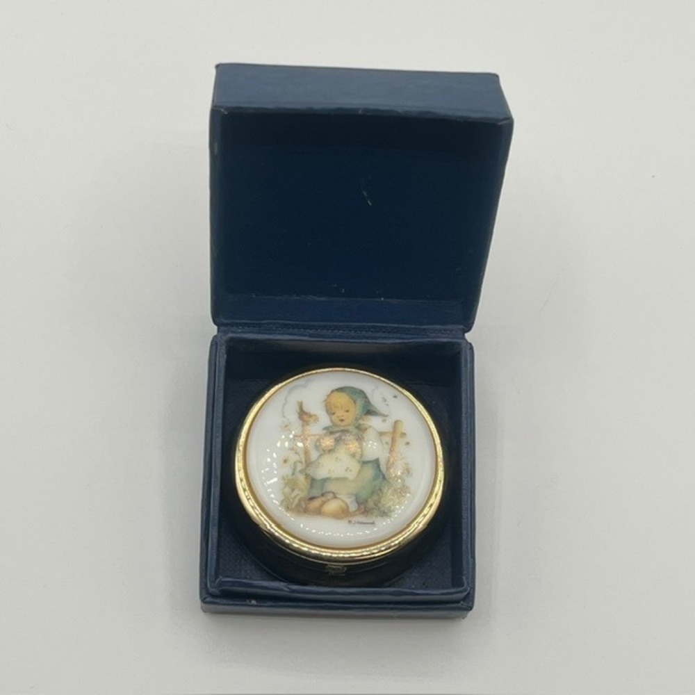 Reutter Porzellan Germany Hummel Pill Box Round Gold Tone Porcelain Case Boxed